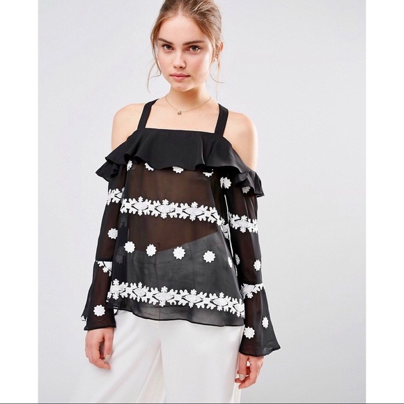 NastyGal Cold-Shoulder Top - Picture 1 of 2